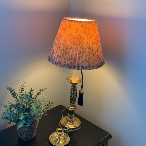Vintage brass‎ table lamp with vintage lampshade floral cottage core traditional - Picture 6 of 15